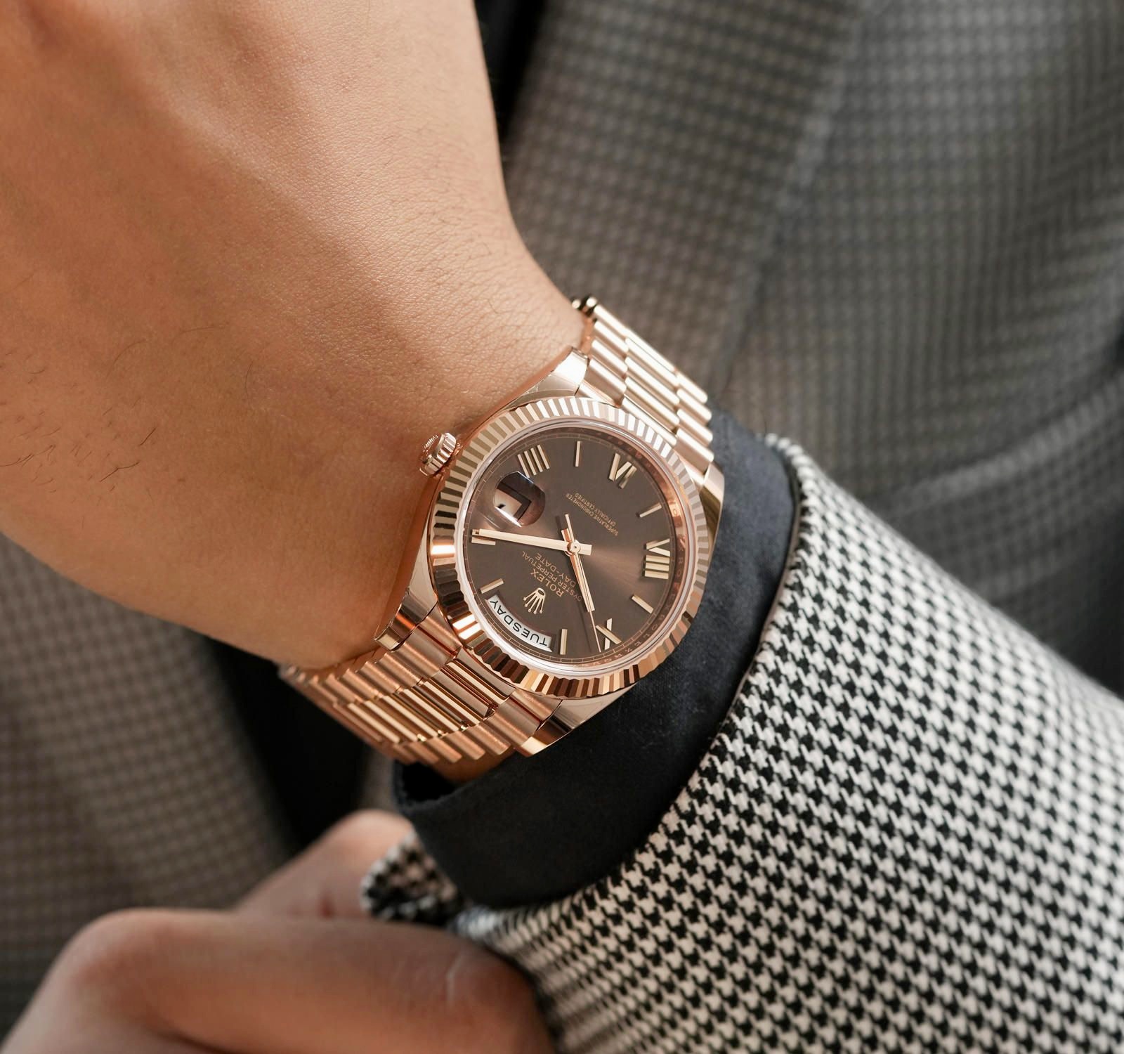 Đồng hồ Rolex Day-Date 228235 Mặt ChocolateCọc La Mã 40mm